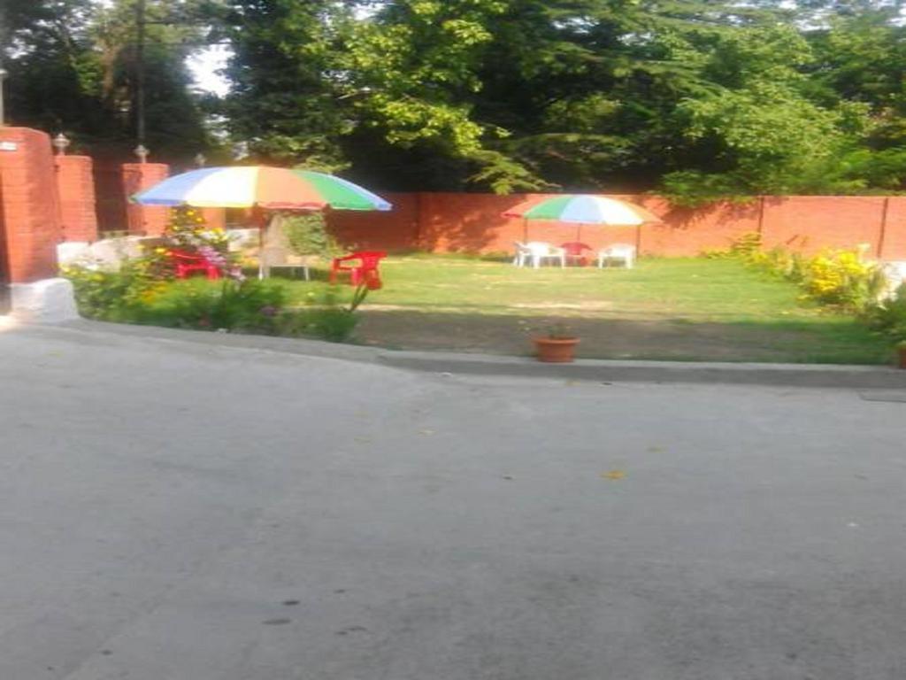 Hotel Grand Jigar Srīnagar Dış mekan fotoğraf
